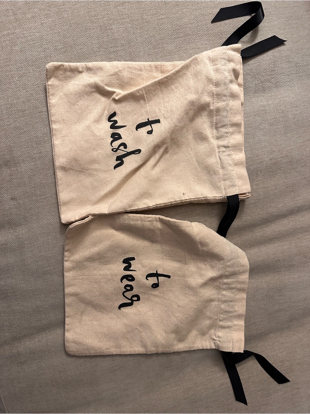 kate spade Cream Drawstring Lingerie Bags with Black Script
